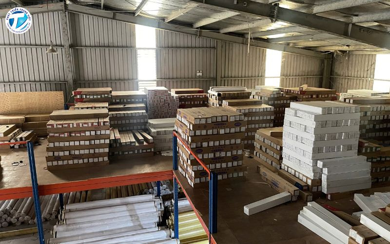 Phát Triển Trung Việt có kho hàng lớn